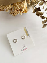 Load image into Gallery viewer, Round earrings with small silver ball