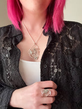 Charger l'image dans la galerie, Sous le souffle des courbes