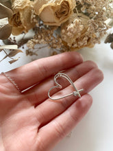 Charger l'image dans la galerie, Coeur asymétrique avec CZ