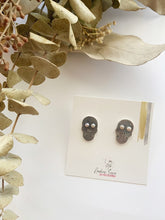 Load image into Gallery viewer, Skull earrings with pearls