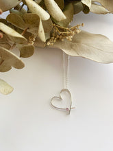 Charger l'image dans la galerie, Coeur asymétrique avec CZ