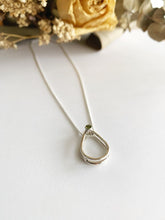 Charger l'image dans la galerie, Pendentif goutte avec péridot