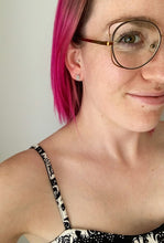 Load image into Gallery viewer, Boucles d'oreilles minimalistes en argent