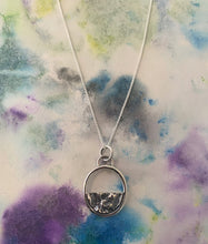 Charger l'image dans la galerie, Pendentif ovale demi plein en argent