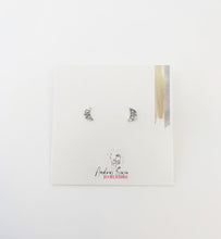 Load image into Gallery viewer, Boucles d'oreilles croissants de lune en argent