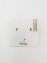 Load image into Gallery viewer, Boucles d'oreilles croissants de lune en argent