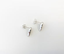 Load image into Gallery viewer, Boucles d'oreilles feuilles en argent