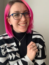 Charger l'image dans la galerie, Pendentif triangle en argent