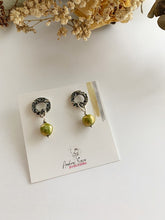 Load image into Gallery viewer, Extracts and baroque pearls earrings