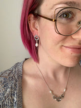 Load image into Gallery viewer, Extracts and baroque pearls earrings