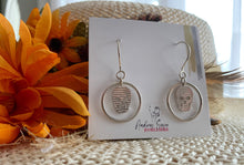 Load image into Gallery viewer, Silver skull pending earrings