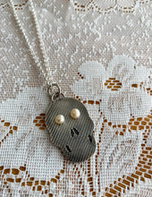 Load image into Gallery viewer, Silver skull pendant with pink pearls