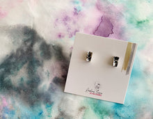 Load image into Gallery viewer, Boucles d'oreilles rectangles délicats