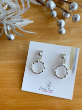 Load image into Gallery viewer, Boucles d'oreilles rectangles et torsades en argent