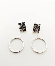 Load image into Gallery viewer, Boucles d'oreilles texturées en argent