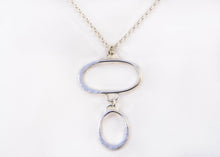 Load image into Gallery viewer, Pendentif ovale en argent