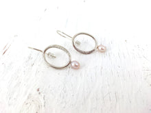 Charger l'image dans la galerie, Boucles d'oreilles ovales avec perle en argent