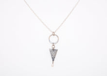 Charger l'image dans la galerie, Pendentif triangle et rond en argent