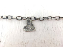 Charger l'image dans la galerie, Bracelet coeur texturé en argent
