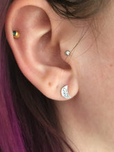 Load image into Gallery viewer, Boucles d'oreilles croissants de lune en argent