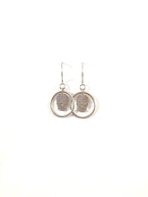 Load image into Gallery viewer, Silver skull pending earrings