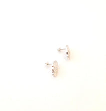 Charger l&#39;image dans la galerie, Boucles d&#39;oreilles minimalistes crânes en argent
