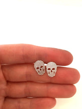 Load image into Gallery viewer, Minimalist earrings silver skulls