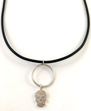 Charger l'image dans la galerie, Pendentif tête de mort en argent