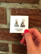 Load image into Gallery viewer, <tc>Hearts earrings with pink pearls</tc>