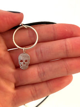 Charger l'image dans la galerie, Pendentif tête de mort en argent