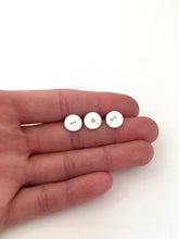 Load image into Gallery viewer, <tc>Trio of minimalist earrings with stamped patterns</tc>