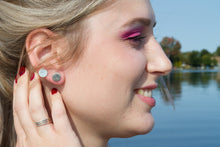 Load image into Gallery viewer, <tc>Trio of minimalist earrings with stamped patterns</tc>