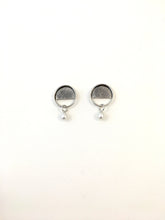 Load image into Gallery viewer, Silver textured round earrings with pearl