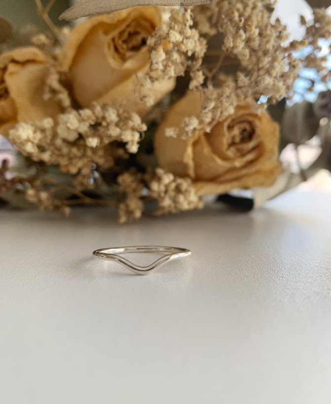 Bague en V minimaliste