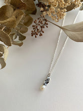 Charger l&#39;image dans la galerie, Pendentif minimaliste rectangle avec perle
