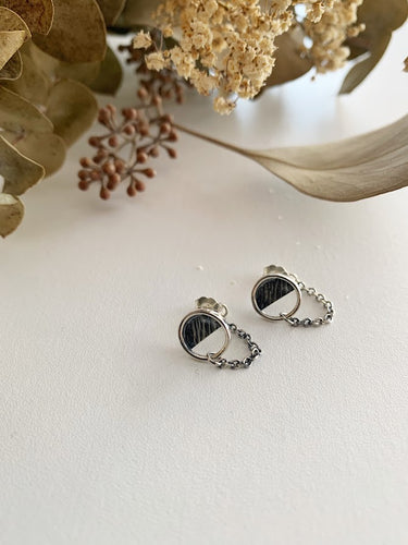 Boucles d'oreilles rondes avec chaine pendante en argent