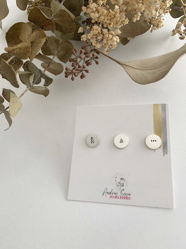 Trio de boucles d'oreilles minimalistes avec motifs poinçonnés