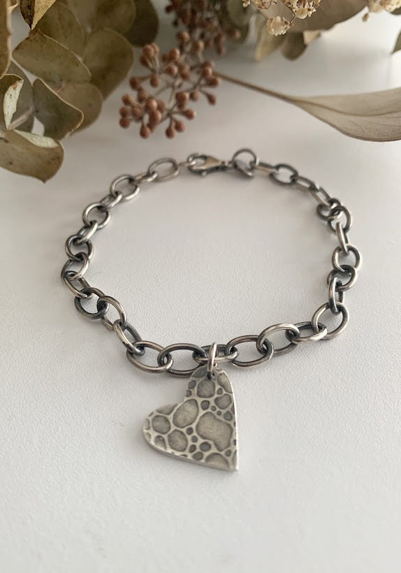 Bracelet coeur texturé en argent