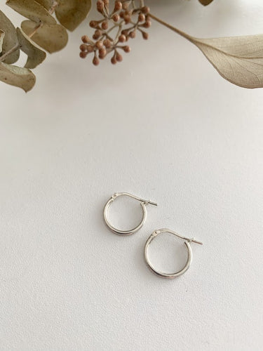 Anneaux minimalistes en argent