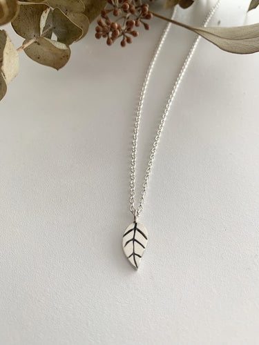 Pendentif feuille en argent