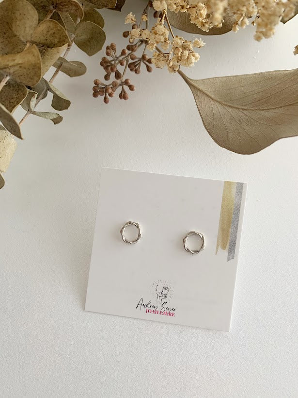 Boucles d'oreilles rondes torsadées en argent