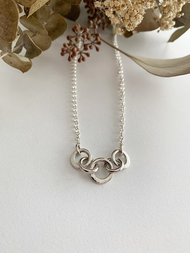 Collier minimaliste en argent