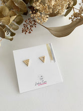 Charger l&#39;image dans la galerie, Boucles d&#39;oreilles triangles or 10k
