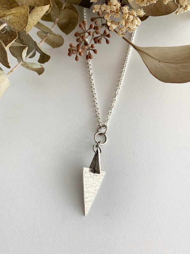 Pendentif triangle en argent