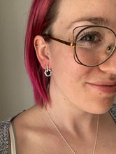 Charger l&#39;image dans la galerie, Boucles d&#39;oreilles barres et beignes
