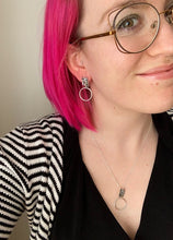 Charger l&#39;image dans la galerie, Boucles d&#39;oreilles pendantes en argent
