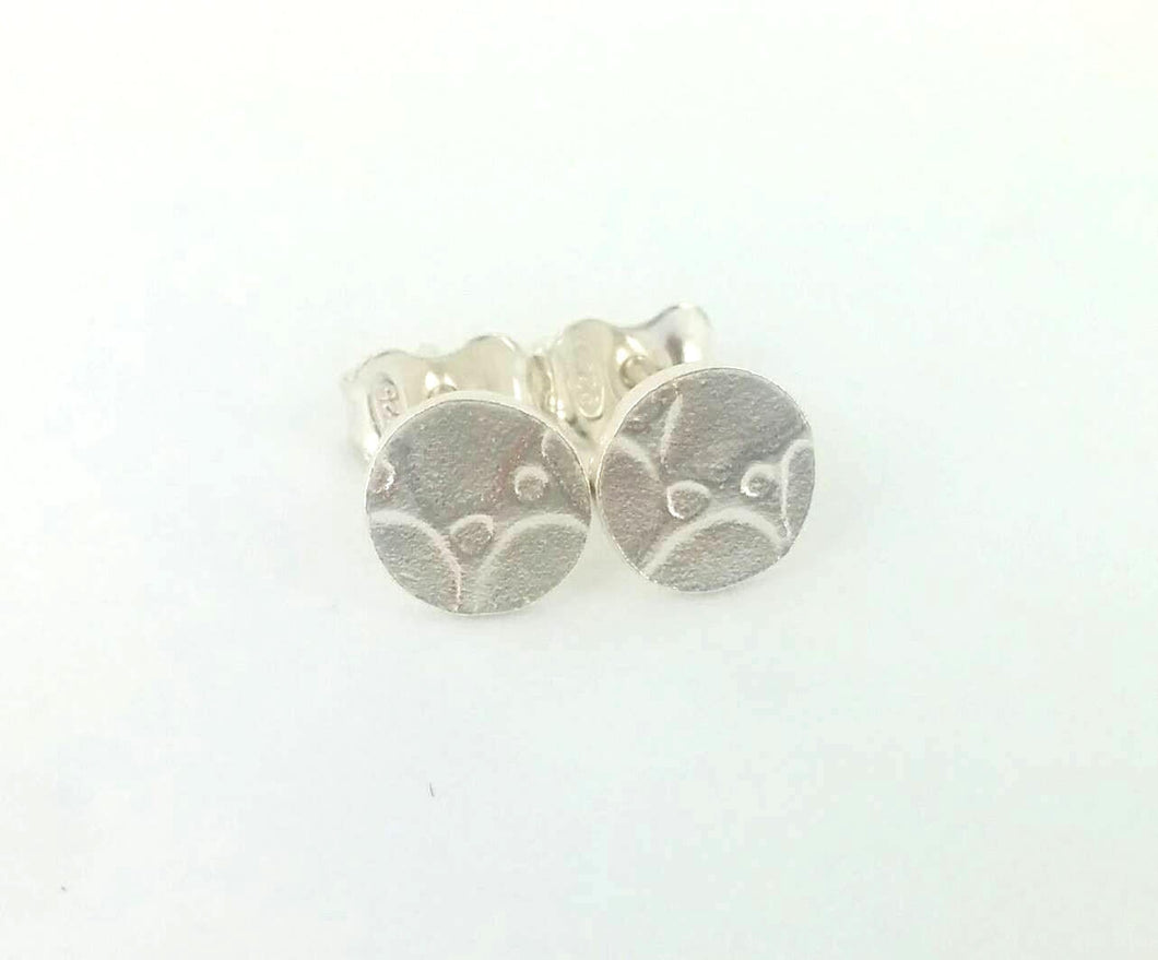 Boucles d'oreilles rondes minimalistes en argent