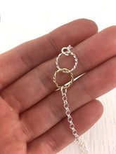 Charger l&#39;image dans la galerie, Collier anneaux torsadés argent et or 14k
