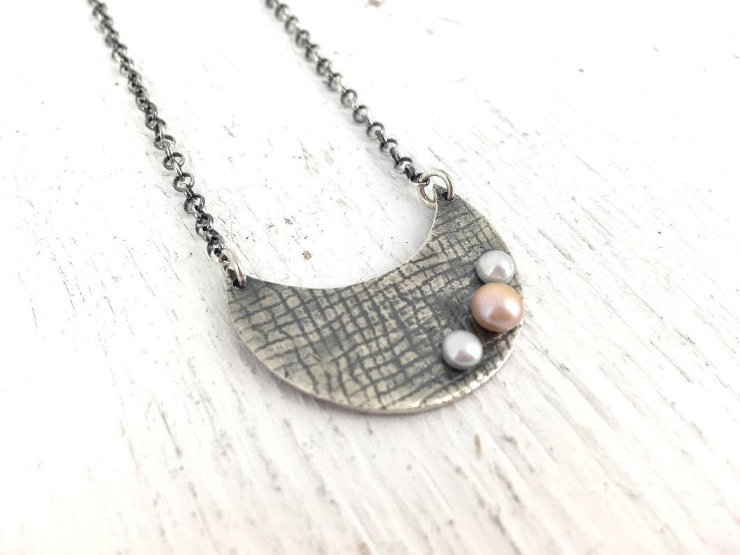 Collier lune et perles en argent