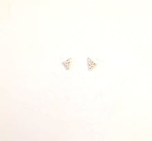 Charger l&#39;image dans la galerie, Boucles d&#39;oreilles triangles minimalistes en argent
